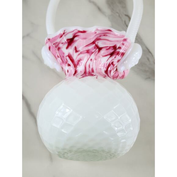 Vase Ruffled Rime w/ Face on Handle 11" Art Milk Glass Basket 80's White Pink - Picture 13 of 16